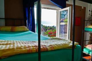 Хостелы Hostel Anton Тиват Кровать в общем 6-местном номере-2