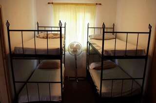 Хостелы Hostel Anton Тиват Кровать в общем номере с 4 кроватями-1